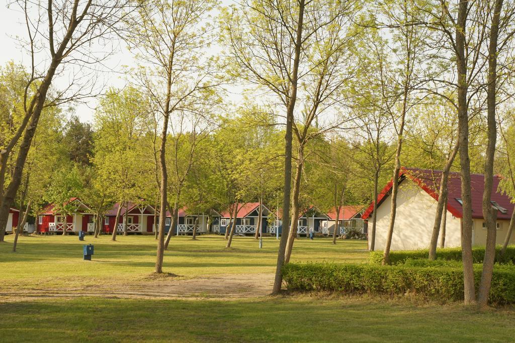 Holiday Resort & Camping Intercamp'84 Łeba Buitenkant foto